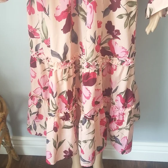 KOjOOIN Pink Floral Smocked Tiered Midi Dress SZ L - Picture 7 of 17